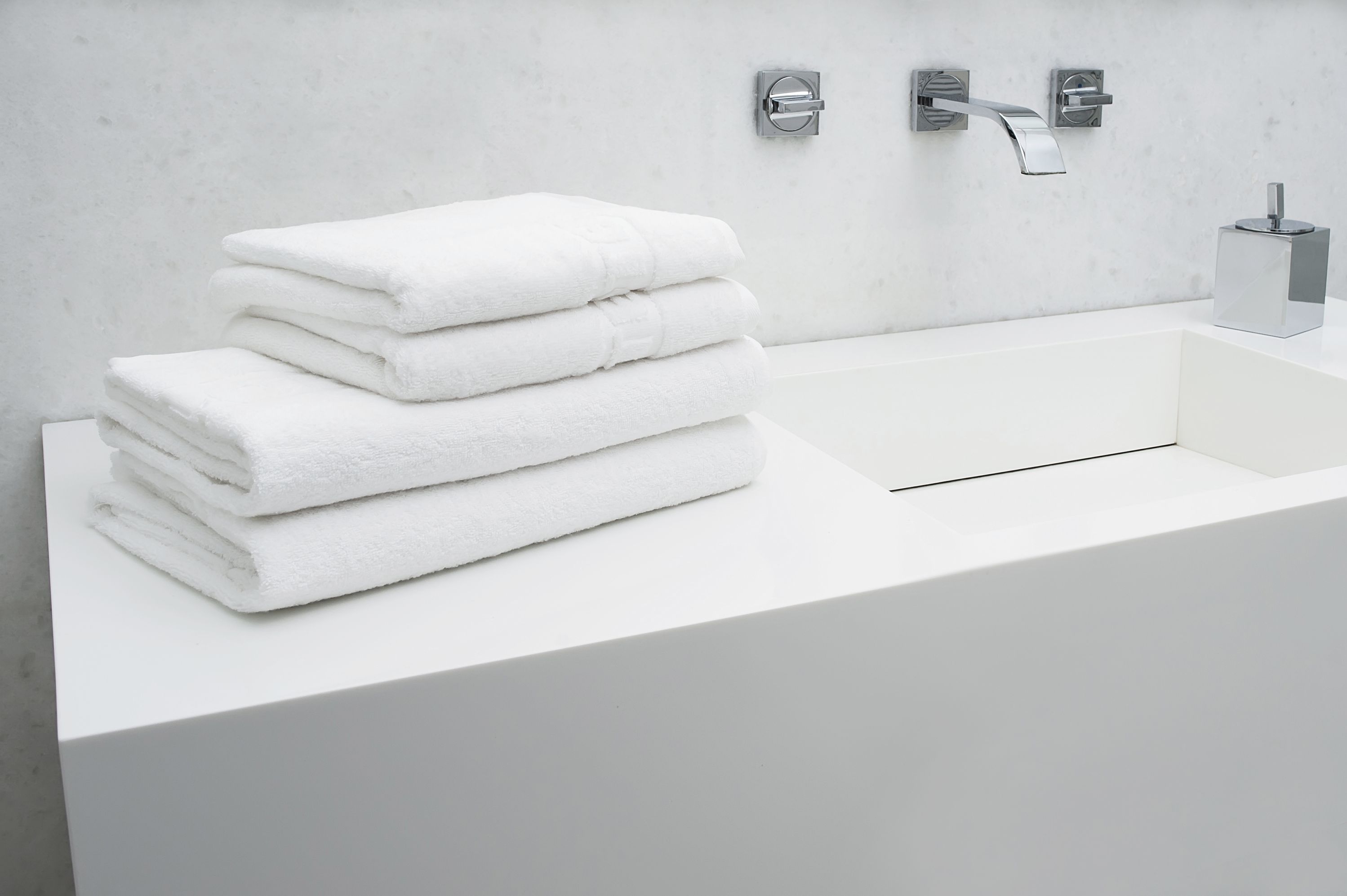 Ręczniki z tłoczeniem 'HOTEL'